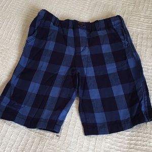 NWT Boys size 6 shorts. Blue plaid in color